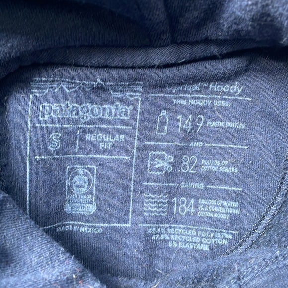Patagonia Men's Navy Hoodie - size Small - Picture 6 of 7